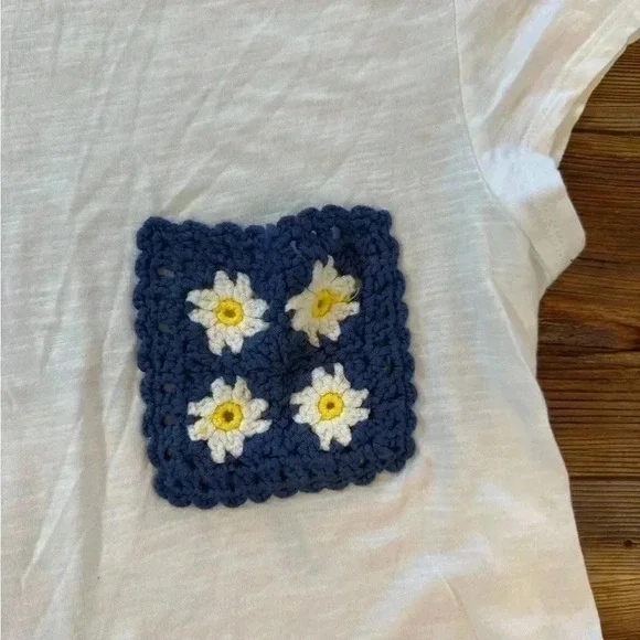 Adorable Cupio Crochet Pocket Tee! Size L - Picture 5 of 9